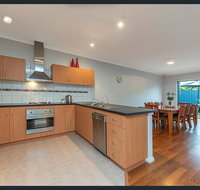 Cardiff St House - Accommodation Resorts