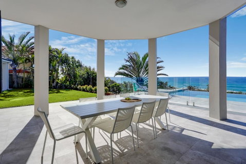Castaways Beach Escape - Accommodation Resorts 0