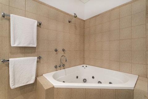 Catalina - Port Douglas - Accommodation Resorts 1