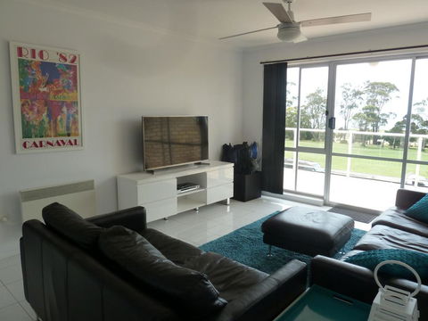 Central Luxury With Fabulous Views - Accommodation Resorts 2