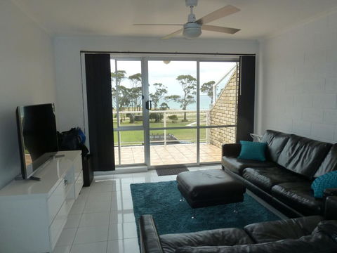 Central Luxury With Fabulous Views - Accommodation Resorts 1