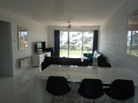 Central Luxury With Fabulous Views - Accommodation Resorts 3