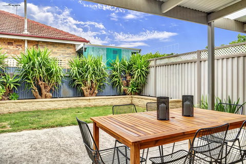 Character Home - Easy Tram To City - Accommodation Resorts 3