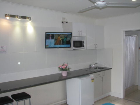 Charm City Motel - Accommodation Resorts 2