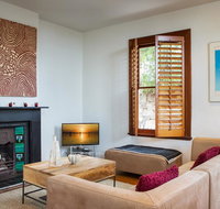 Chic Two-storey Cottage with Darling Harbour Views - Accommodation Resorts