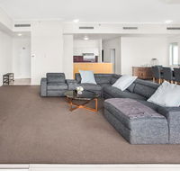 City-Centre Apartment With River Views and Balcony - Accommodation Resorts