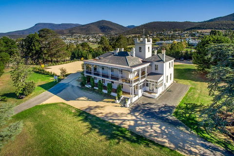 Claremont House - Accommodation Resorts 0