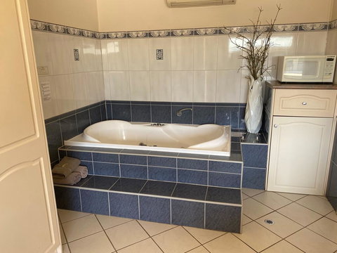 Comfort Inn & Suites Augusta Westside - Accommodation Resorts 2