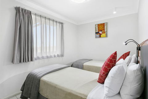 Comfort Inn & Suites Burwood - Accommodation Resorts 1