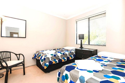 Coode Street Townhouse - Accommodation Resorts 3