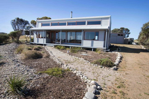 Coorong Aurora - Breathtaking Waterfront Escape - Accommodation Resorts 2