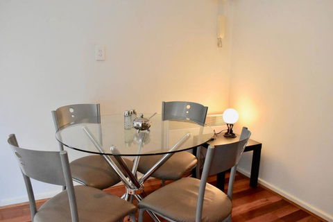 Cosy 1 Bedroom Apartment In Trendy Northcote - Accommodation Resorts 3