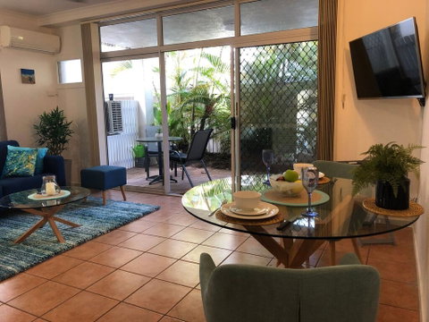 Crystal Palms - Accommodation Resorts 3