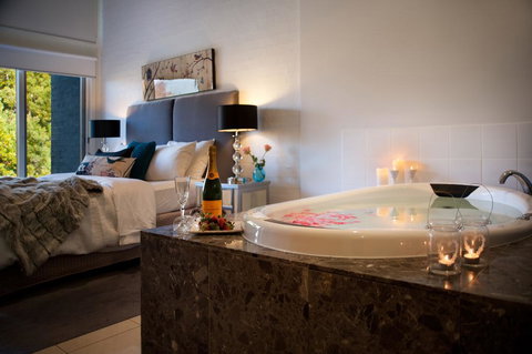 Daylesford Lake Villa 1 - Accommodation Resorts 2