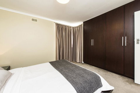 Derby 74 - Accommodation Resorts 3