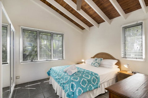 Descola 10 - Accommodation Resorts 2