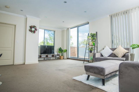 Designed Home Of Ultimate Convenience In Gordon - Accommodation Resorts 2