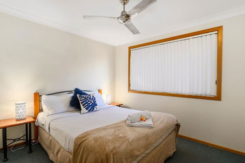 Dolphin Sands Holiday Cabins - Accommodation Resorts 2