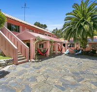 Dolphins Backpackers - Accommodation Resorts