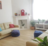 Double bedroom in bright and airy house - Accommodation Resorts