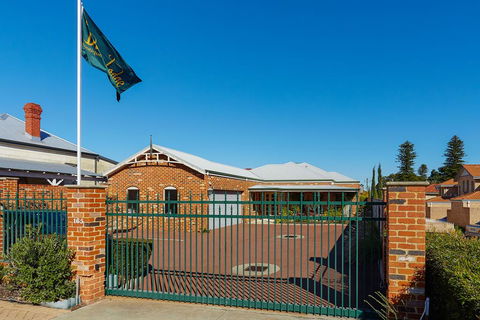 Durham Lodge Bed & Breakfast - Accommodation Resorts 0