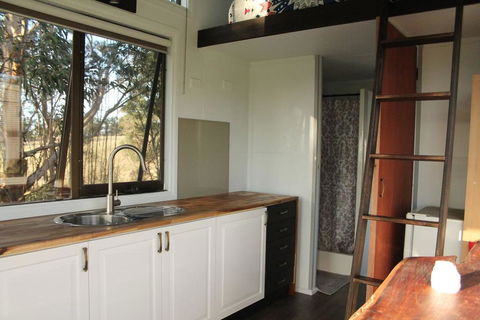 Dyl & Lil's Tiny House On Wheels - Accommodation Resorts 2