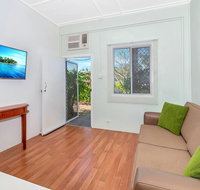 Easy Going Holiday Unit On McKenzie MK5 - Accommodation Resorts