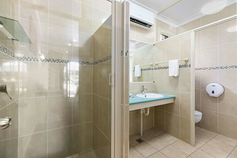Econo Lodge Park Lane - Accommodation Resorts 2