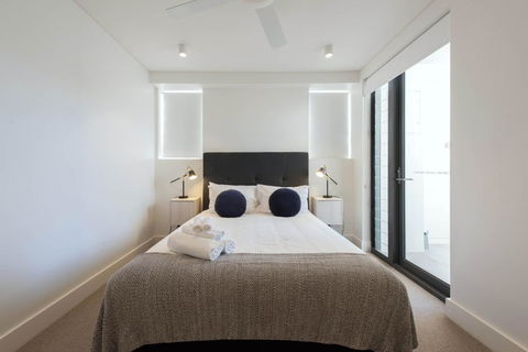 EIGHT TWO NINE TWO IV: BONDI BEACH - Accommodation Resorts 2