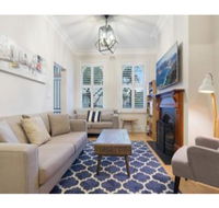 Elegant Renovated Terrace Close To City - Accommodation Resorts