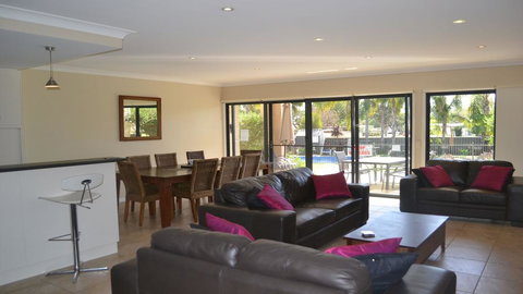 ELSINOR Townhouse 7 Mulwala - Accommodation Resorts 1