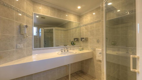 Endeavour Court Motor Inn - Accommodation Resorts 3