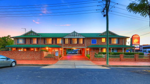 Endeavour Court Motor Inn - Accommodation Resorts 0
