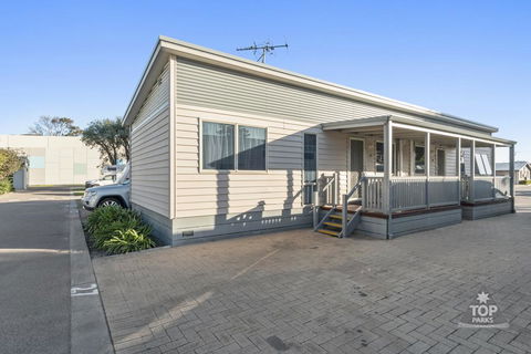 Esperance Bay Holiday Park - Accommodation Resorts 0