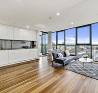 Executive City-centre Apartment with Parking - Accommodation Resorts