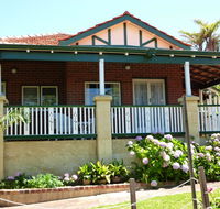 Exley House BB - Accommodation Resorts