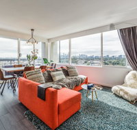 Exquisite 2 bed apartment with beach  city views - Accommodation Resorts