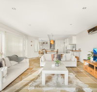 Family House With BBQ Deck Water View and Parking - Accommodation Resorts