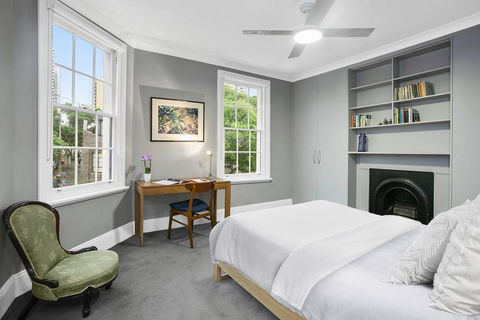 Family Terrace Home Minutes From Oxford Street And CBD - Accommodation Resorts 1