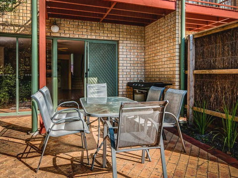 Findlay On The Bay - Accommodation Resorts 1