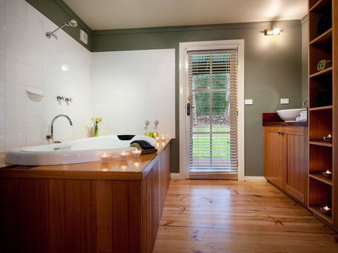 Finlie - Accommodation Resorts 0