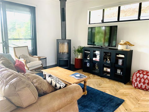 Fletchers Ridge Brand New Luxury Guest House - Accommodation Resorts 2