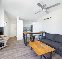 Flynns Beach Apartments 4 41 Pacific Drive - Accommodation Resorts