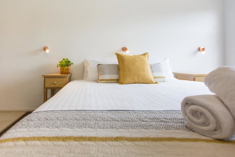 Fox On The Run - Motel Kilmore - Accommodation Resorts 0