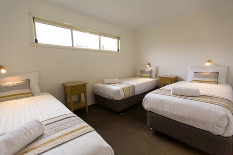 Fox On The Run - Motel Kilmore - Accommodation Resorts 3