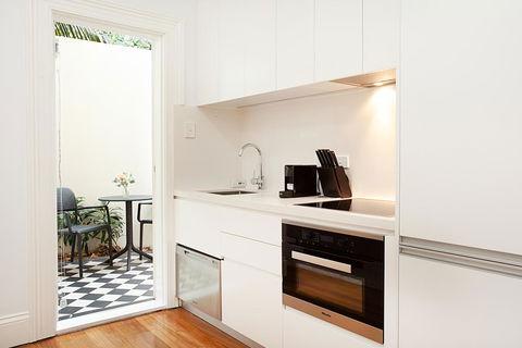 Funky Inner West Studio With Patio, 20 Min From CBD - Accommodation Resorts 3