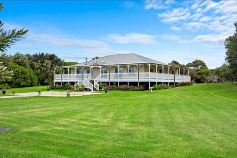 GALBRAITH BEACH STUDIO 2 - Accommodation Resorts 3