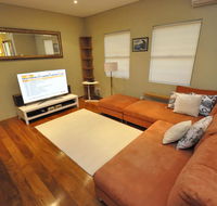 Glebe Self-Contained Modern One-Bedroom Apartment 47ROS - Accommodation Resorts