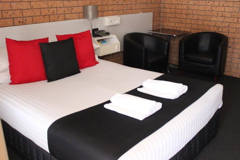Golden Harvest Motor Inn Moree - Accommodation Resorts 1