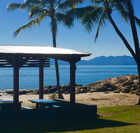 Golden Sands Beach House - Accommodation Resorts